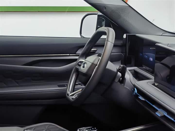 Фото 22 - Ford Edge