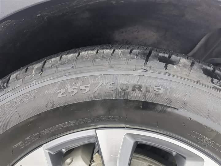 Фото 24 - Ford Edge