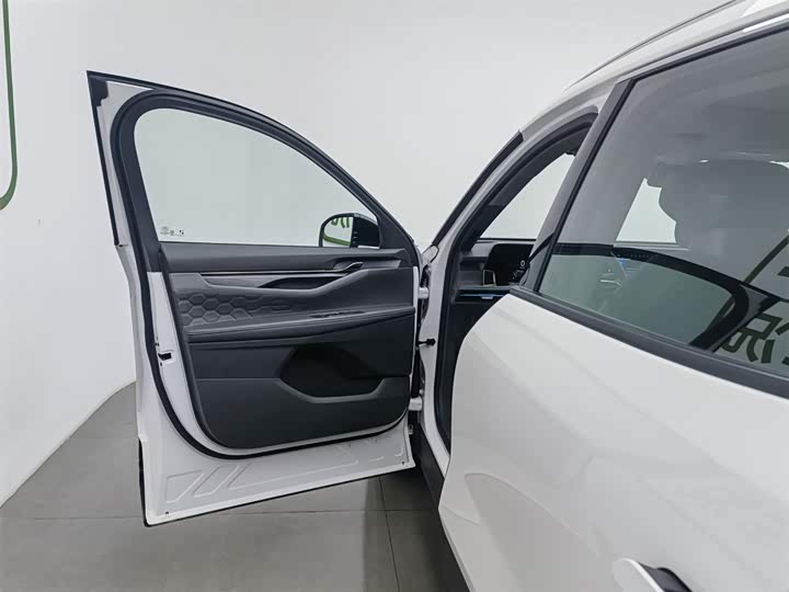 Фото 8 - Ford Edge