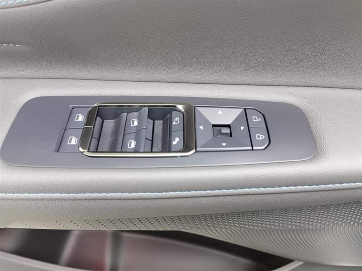 Фото 9 - Ford Edge