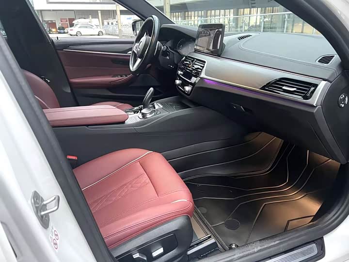 Фото 5 - BMW 5 Series