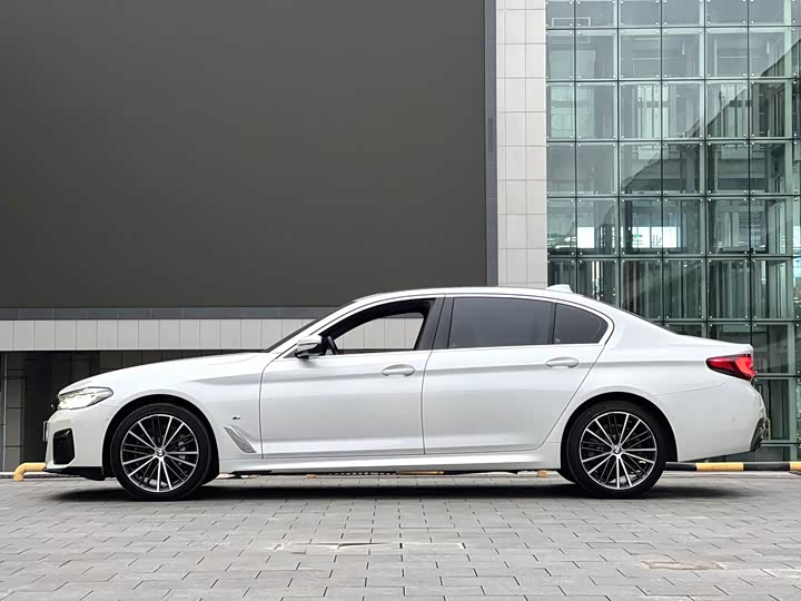 Фото 9 - BMW 5 Series