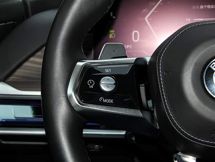 Фото 28 - BMW 7 Series