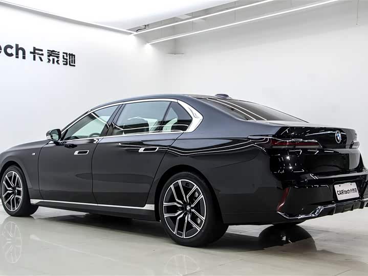 Фото 6 - BMW 7 Series