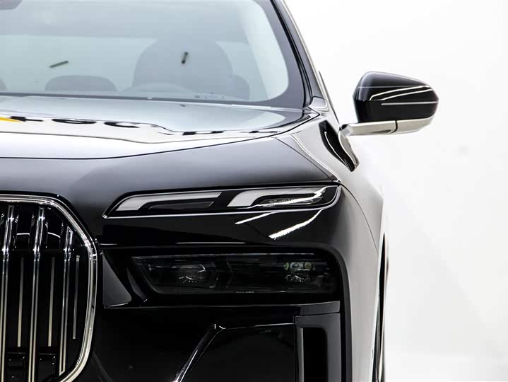 Фото 9 - BMW 7 Series