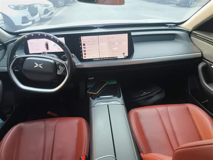 Фото 10 - XPeng P7