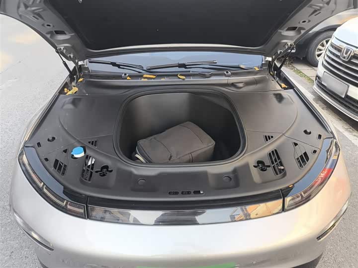 Фото 20 - XPeng P7