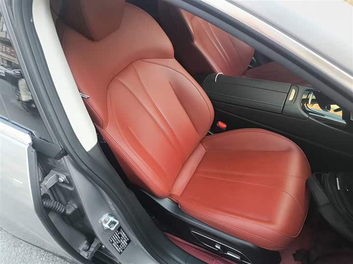 Фото 25 - XPeng P7