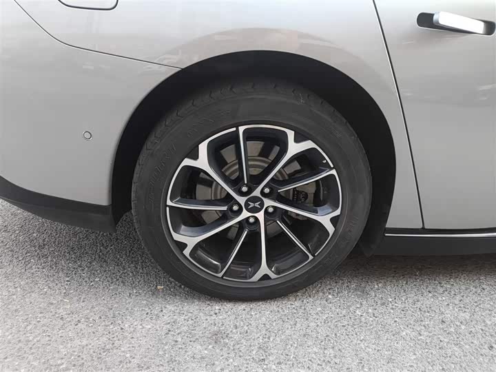 Фото 26 - XPeng P7