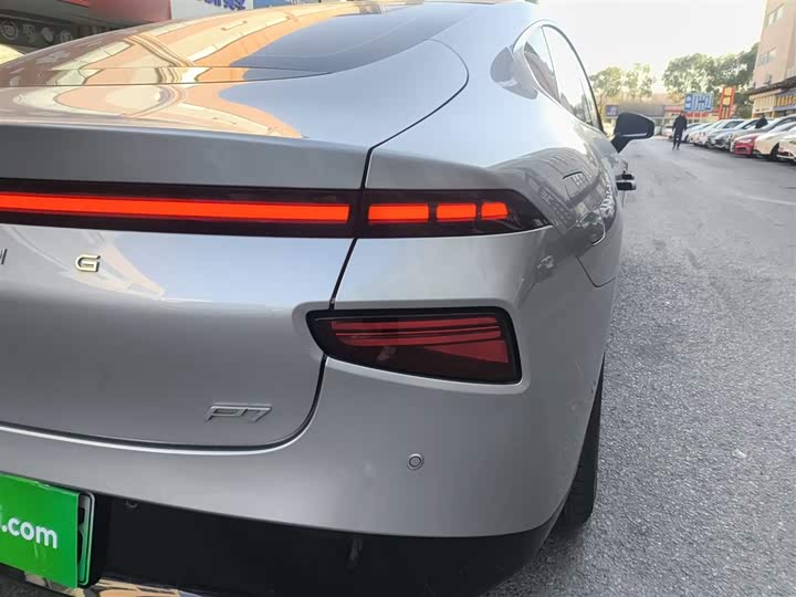 Фото 8 - XPeng P7