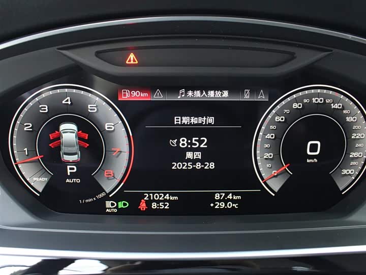 Фото 12 - Audi A8