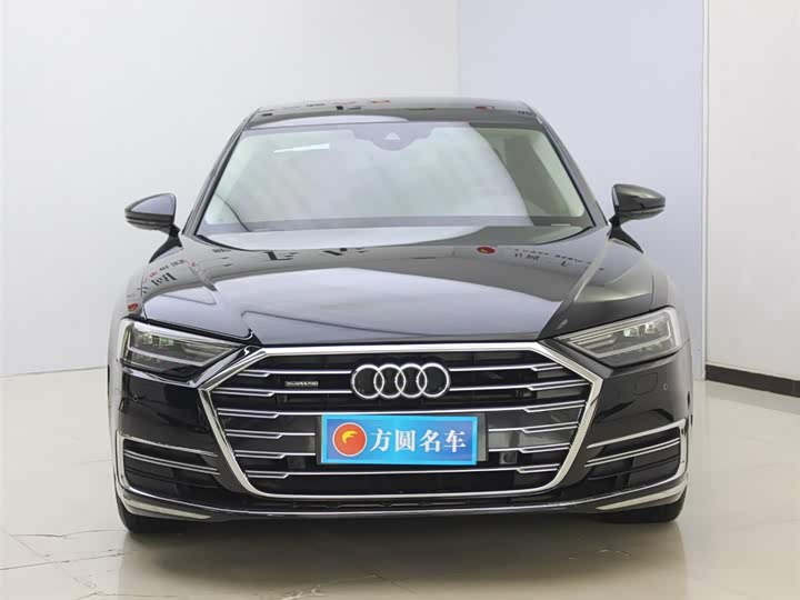Фото 2 - Audi A8