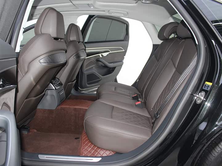 Фото 7 - Audi A8