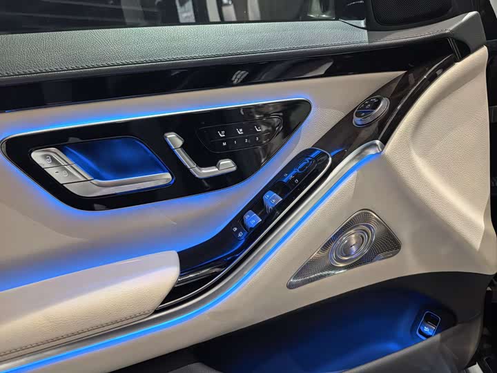 Фото 4 - Mercedes-Benz S-Class