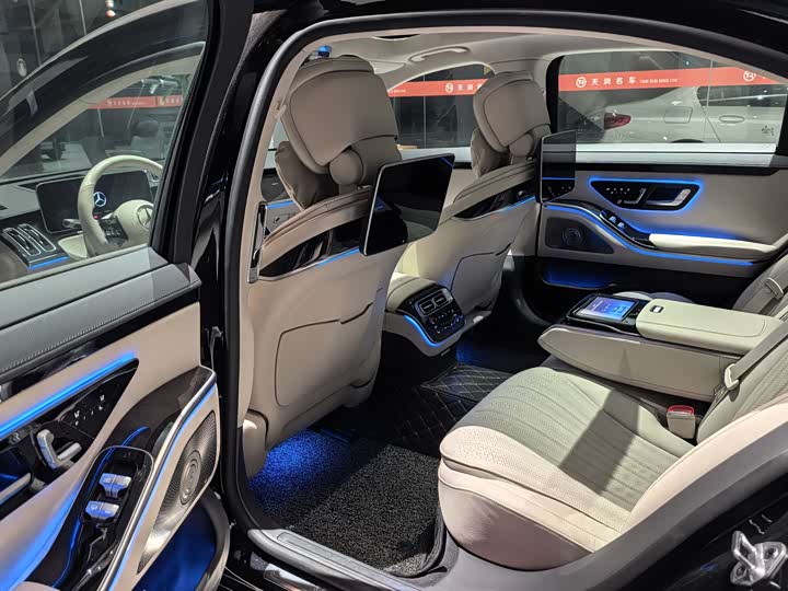 Фото 8 - Mercedes-Benz S-Class