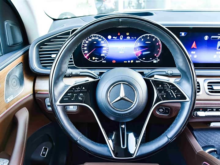 Фото 16 - Mercedes-Benz GLS-Class