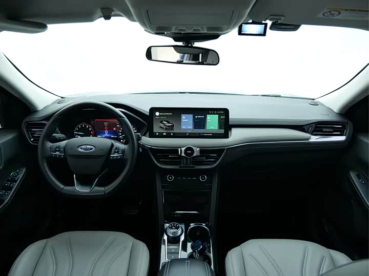 Фото 14 - Ford Escape