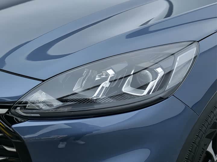 Фото 18 - Ford Escape