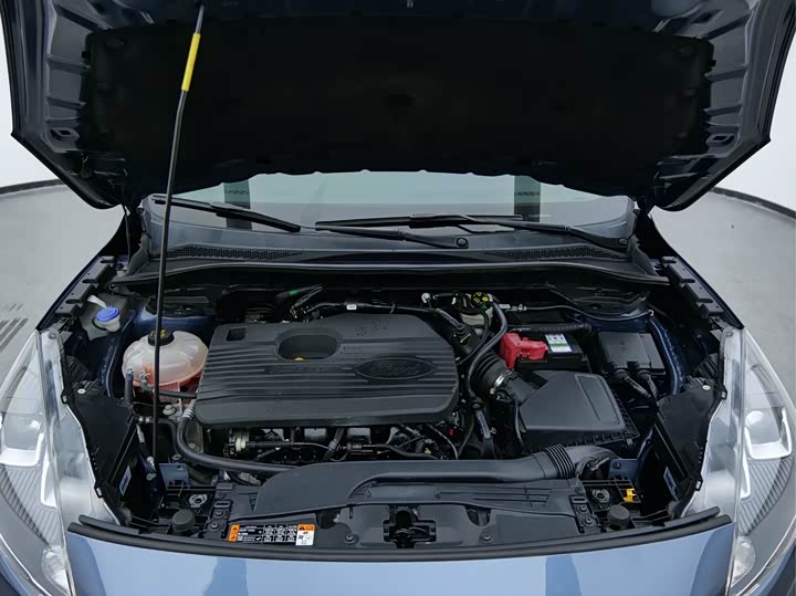 Фото 19 - Ford Escape