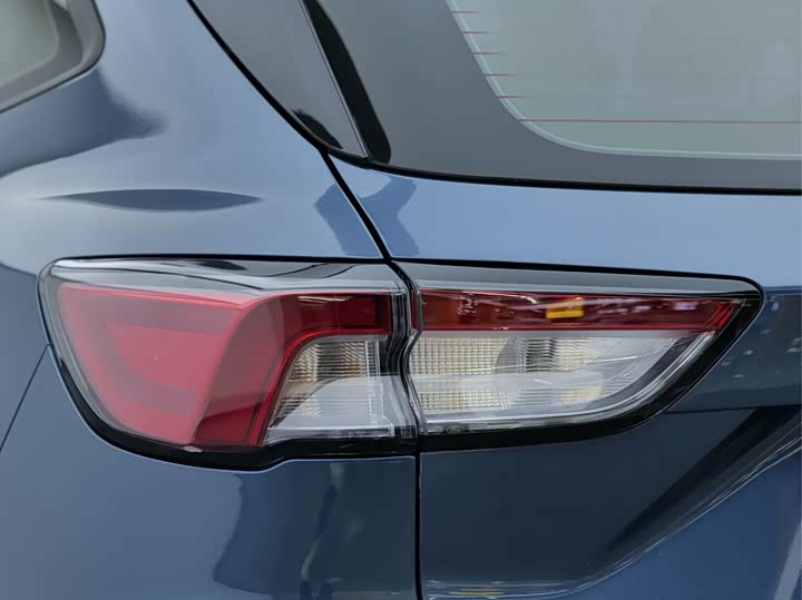 Фото 7 - Ford Escape