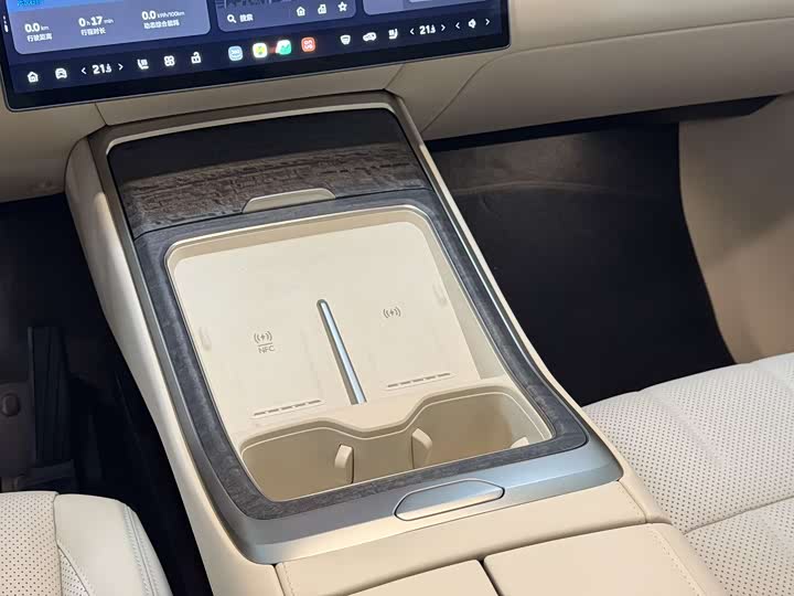 Фото 15 - Nio Onvo L90