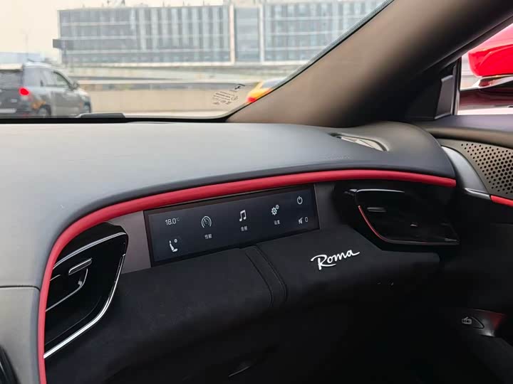 Фото 5 - Ferrari Roma