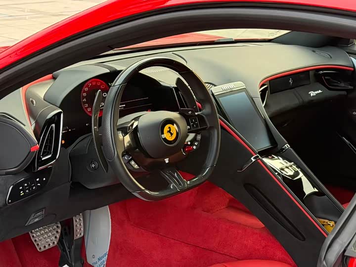 Фото 7 - Ferrari Roma