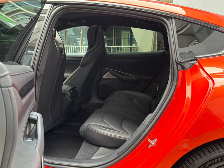 Фото 8 - Xiaomi SU7