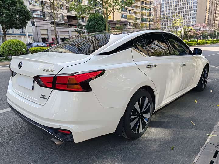 Фото 10 - Nissan Teana