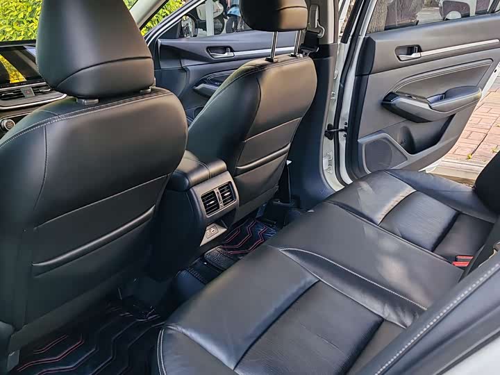 Фото 7 - Nissan Teana