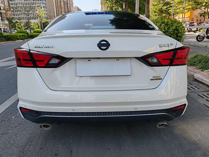 Фото 9 - Nissan Teana