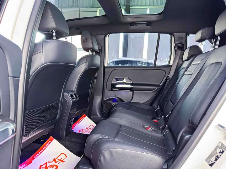 Фото 10 - Mercedes-Benz GLB-Class