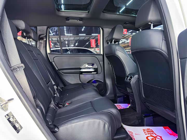 Фото 7 - Mercedes-Benz GLB-Class