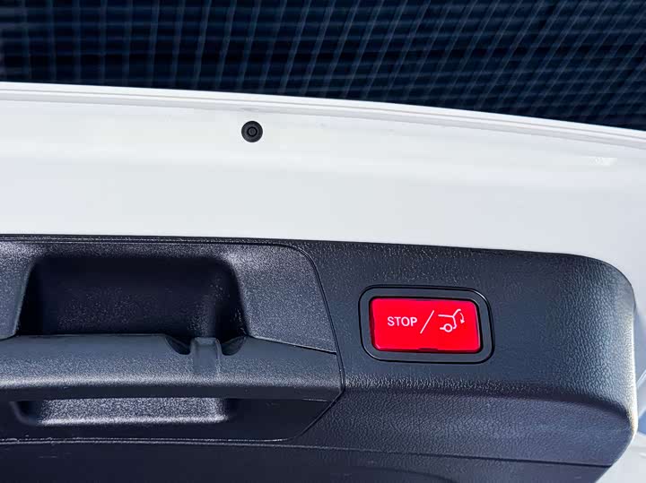 Фото 8 - Mercedes-Benz GLB-Class