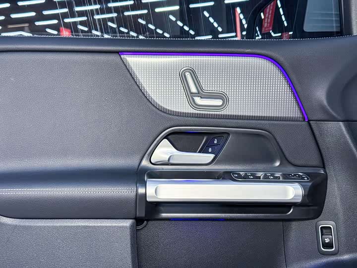 Фото 9 - Mercedes-Benz GLB-Class