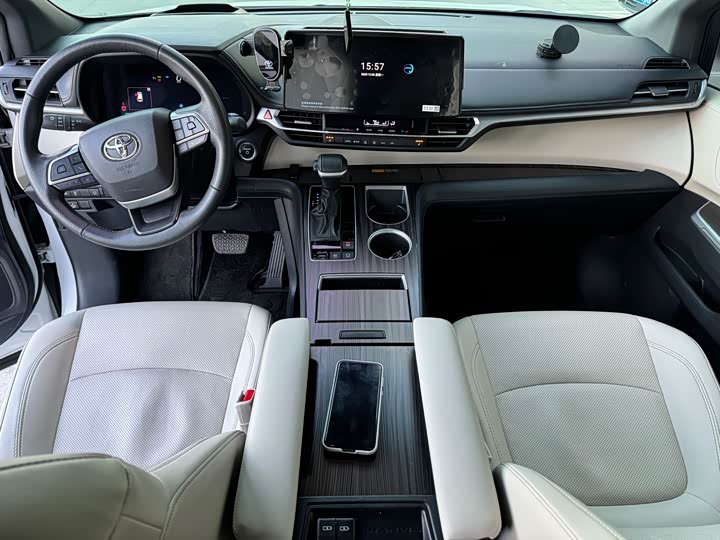 Фото 8 - Toyota Granvia