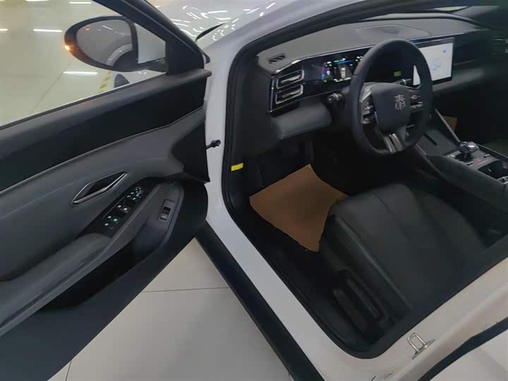 Фото 13 - BYD Qin L
