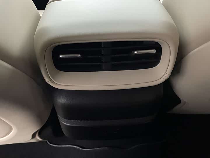 Фото 10 - XPeng G6