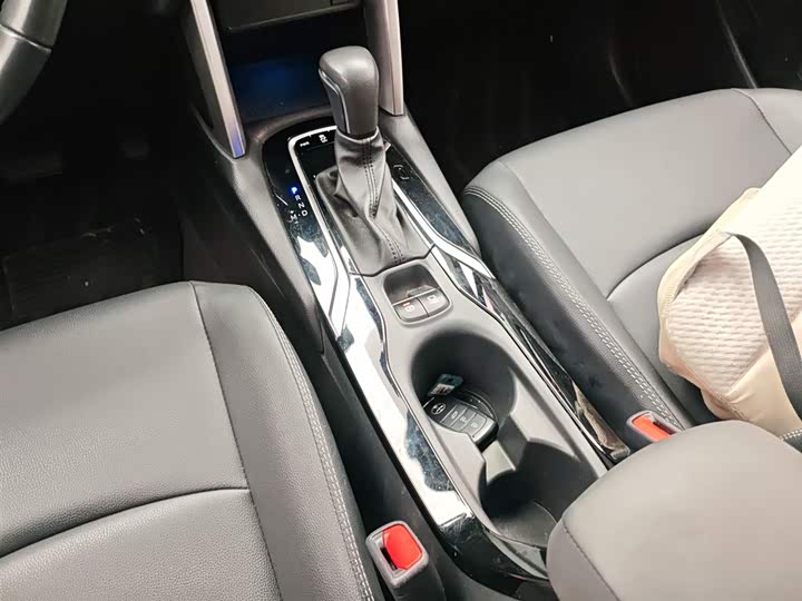 Фото 14 - Toyota Corolla Cross