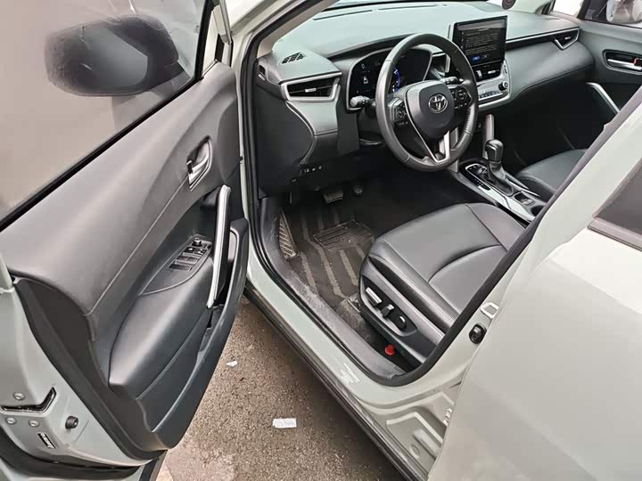 Фото 16 - Toyota Corolla Cross