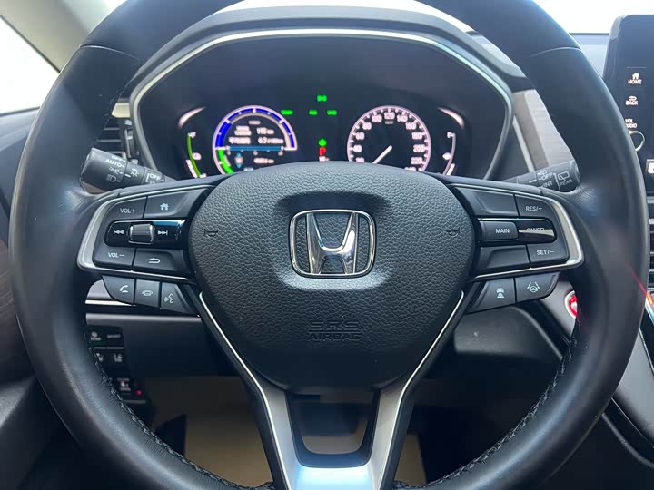 Фото 10 - Honda Odyssey