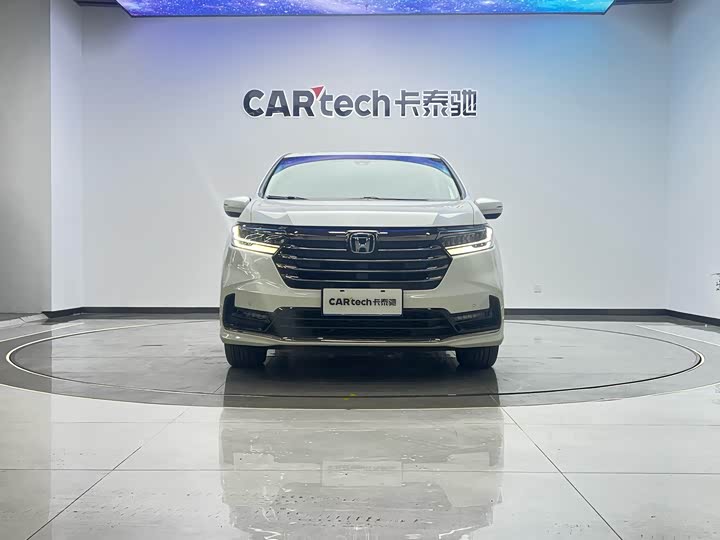 Фото 2 - Honda Odyssey