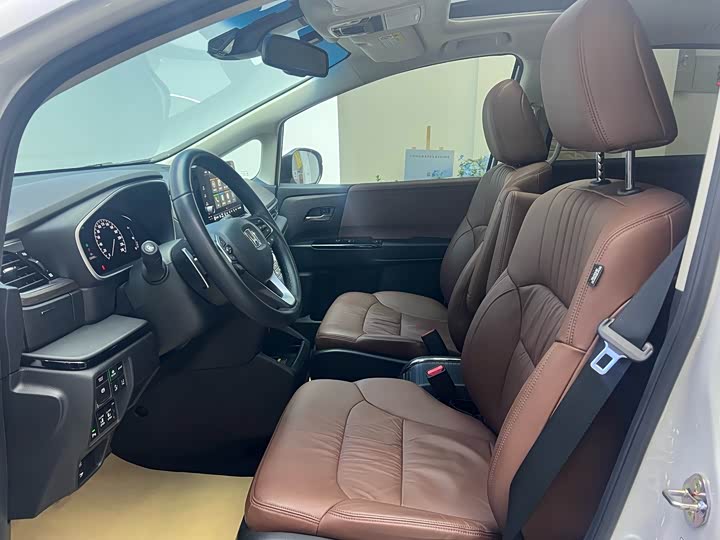 Фото 3 - Honda Odyssey