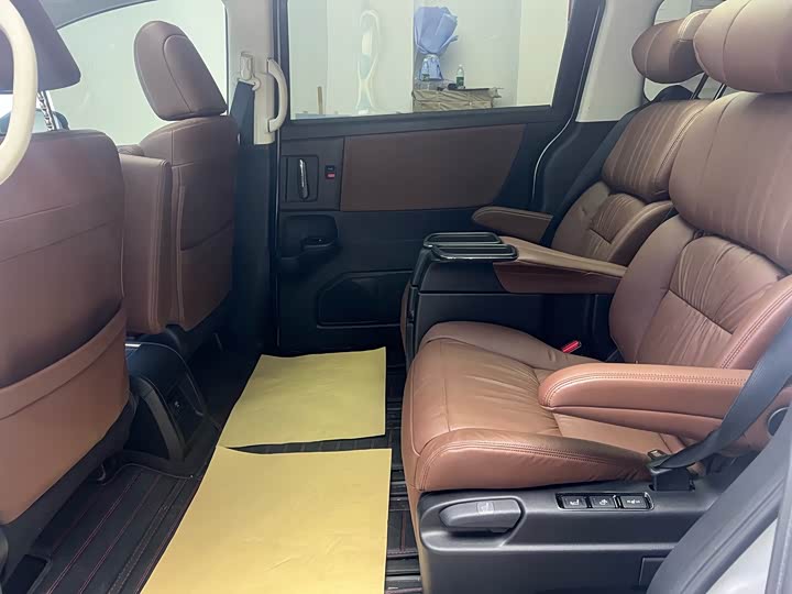 Фото 8 - Honda Odyssey