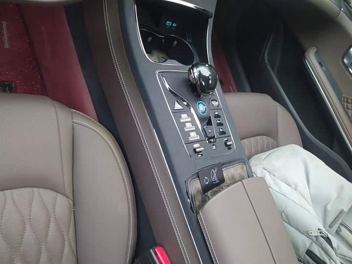 Фото 14 - BYD Han