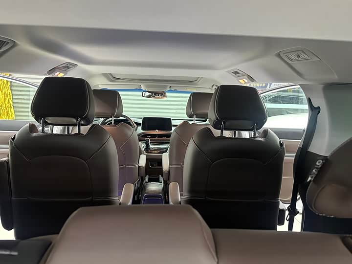 Фото 17 - Buick GL8 ES