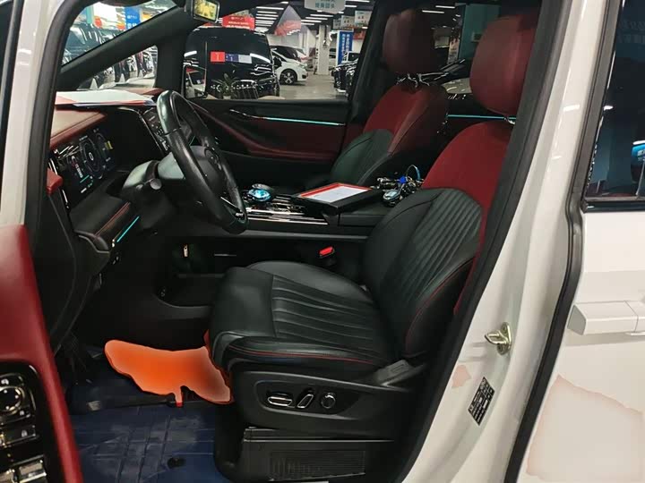 Фото 15 - GAC Trumpchi M8