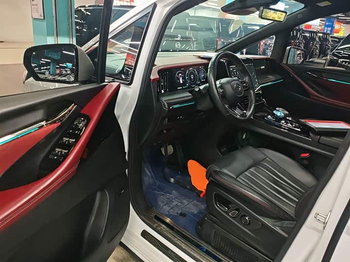 Фото 16 - GAC Trumpchi M8