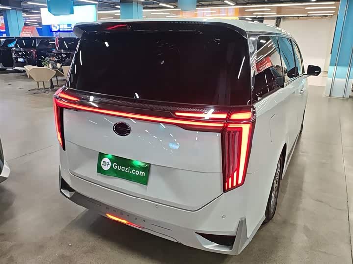 Фото 7 - GAC Trumpchi M8