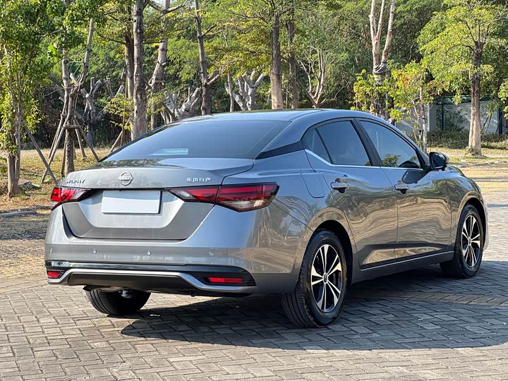 Фото 10 - Nissan Sylphy